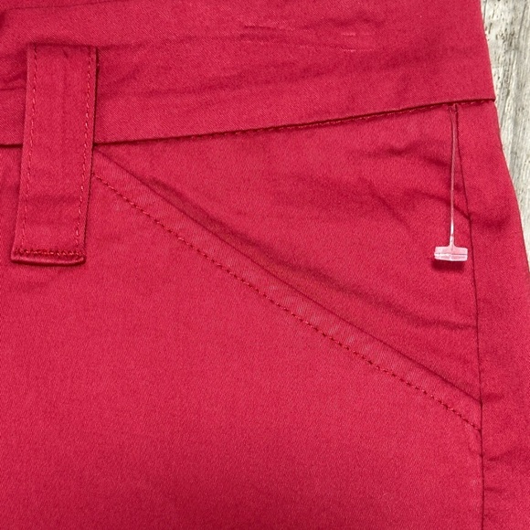 Women's Lee 6 Small Petite Bermuda Shorts Red Twill Mid Rise Stretch NWOT - Picture 6 of 7